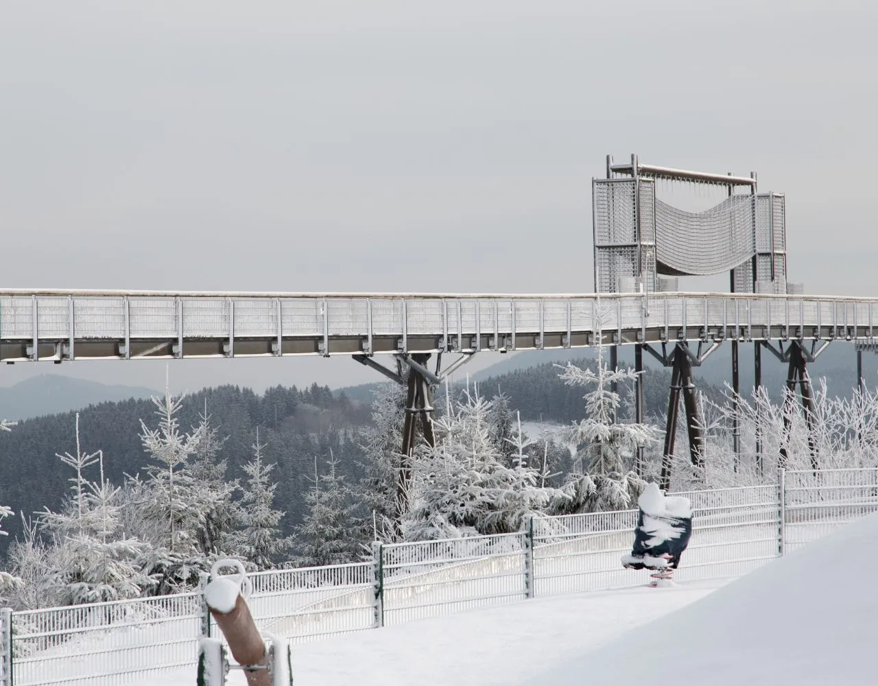 Verschneite Pisten im Skigebiet Winterberg Verschneite Pisten im Skigebiet Winterberg