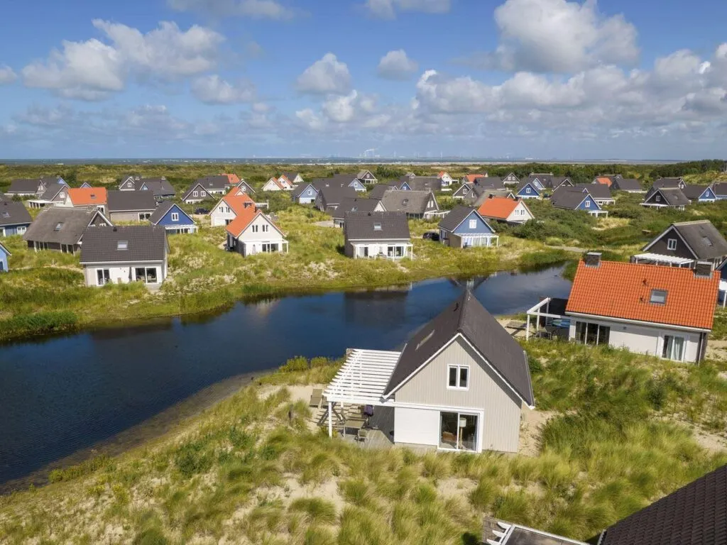 Ferienhaus im Landal Strand Resort Ouddorp Duin zwischen den Dünen Ferienhaus im Landal Strand Resort Ouddorp Duin zwischen den Dünen