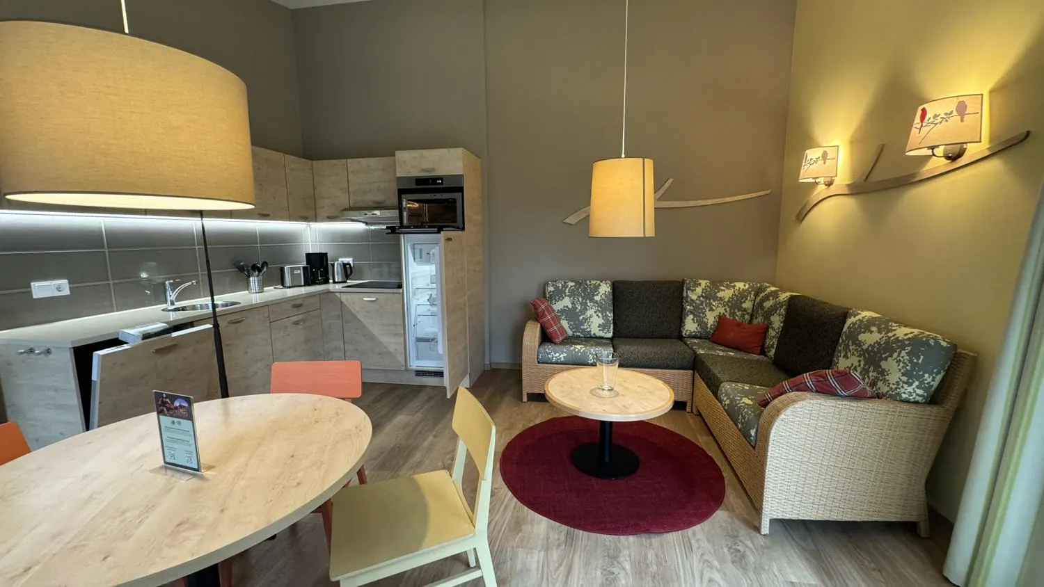 Wohnzimmer im Comfort-Ferienhaus im Center Parcs Park Allgäu Wohnzimmer im Comfort-Ferienhaus im Center Parcs Park Allgäu