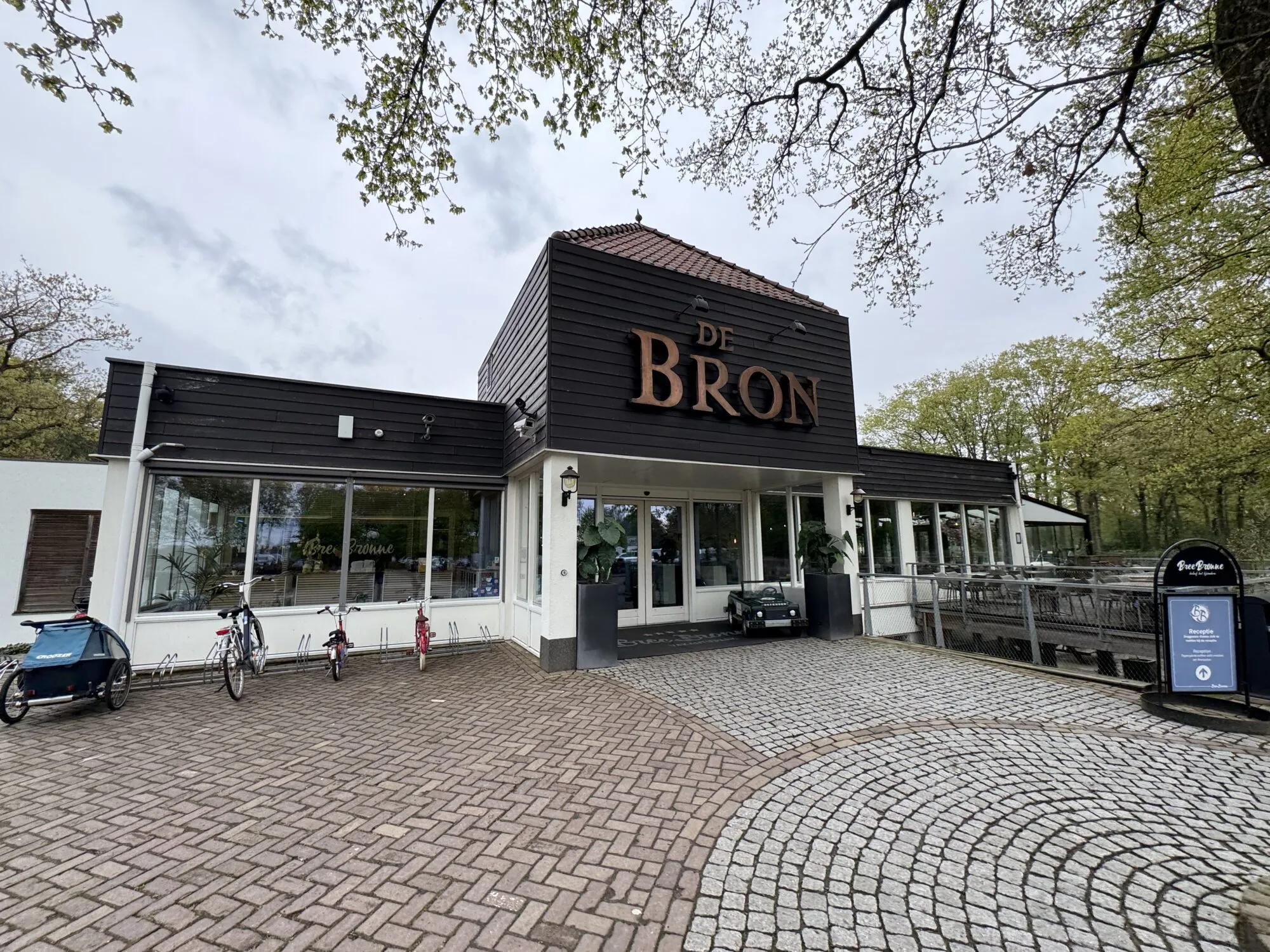 Rezeption des Ferienparks BreeBronne