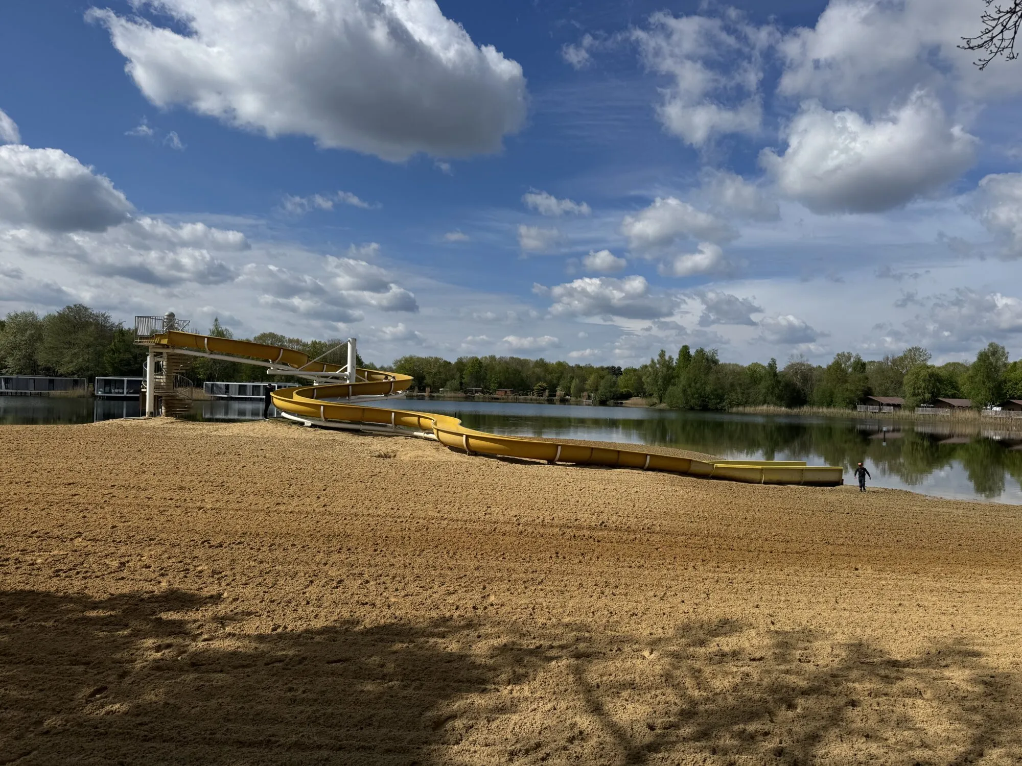 Riesenrutsche am Badesee im Ferienpark BreeBronne