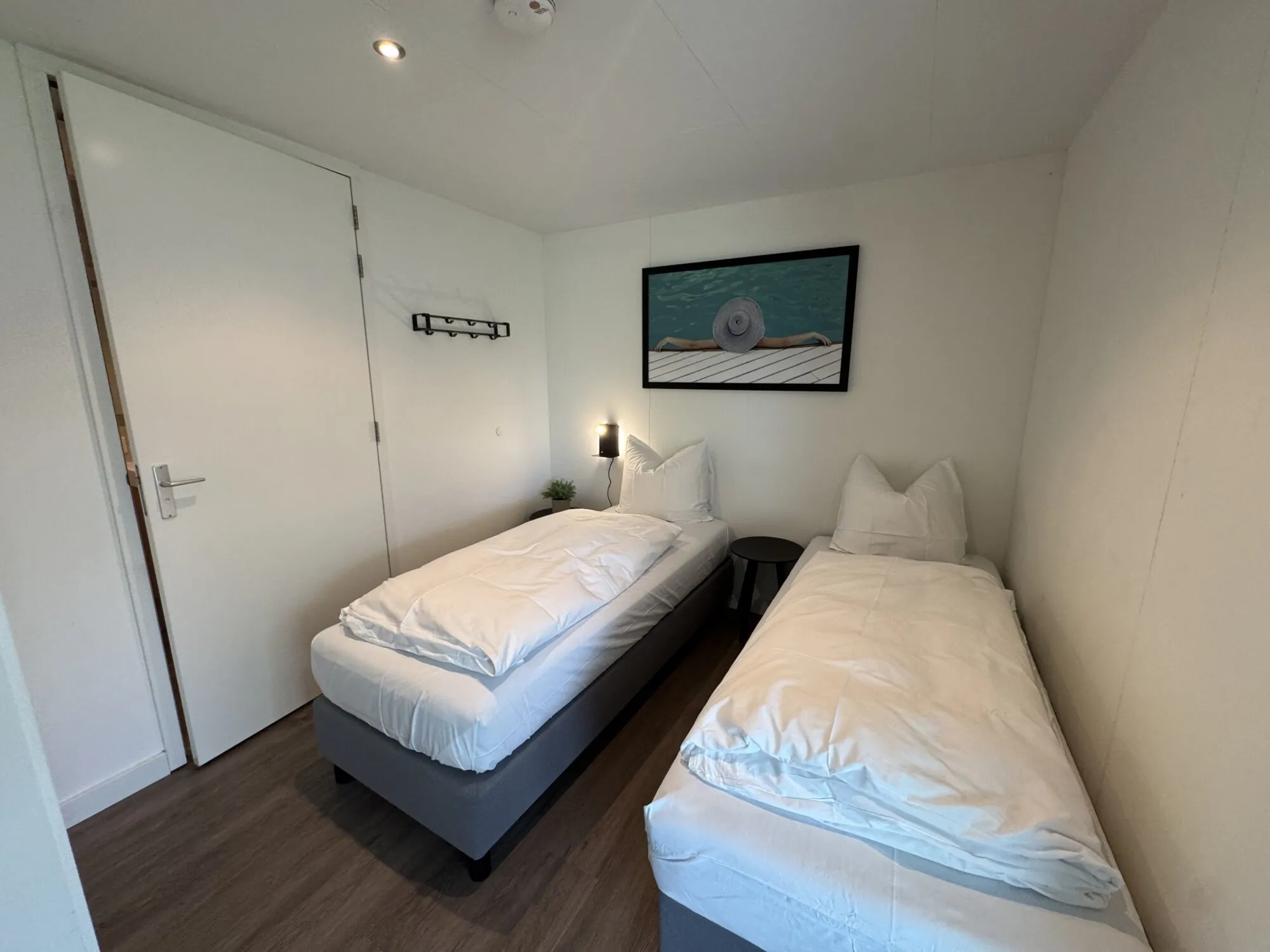 Schlafzimmer der Waldlodge im Ferienpark BreeBronne
