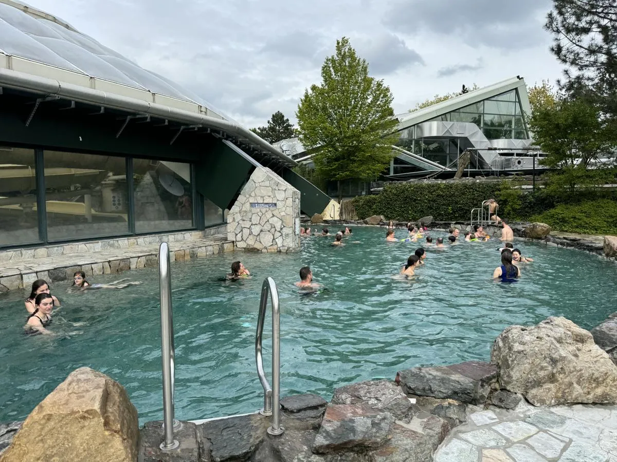 Außenbecken im Aqua Mundo des Center Parcs De Kempervennen Außenbecken im Aqua Mundo des Center Parcs De Kempervennen
