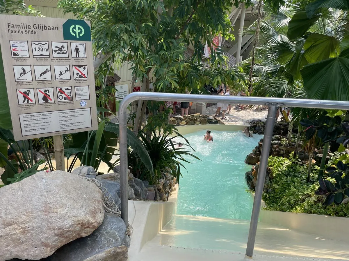 Einstieg zur Wildwasserbahn im Aqua Mundo des Center Parcs Het Heijderbos Einstieg zur Wildwasserbahn im Aqua Mundo des Center Parcs Het Heijderbos