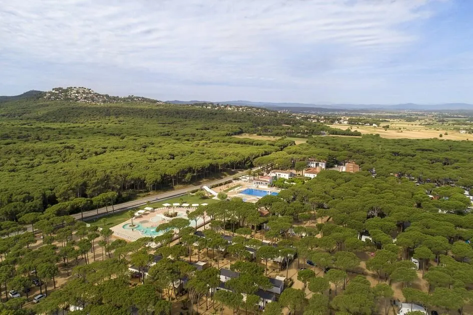 Cypsela Resort
