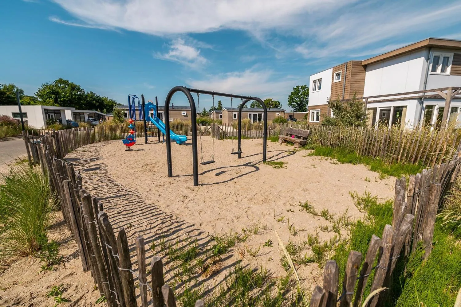 EuroParcs Poort van Zeeland in Hellevoetsluis, Südholland – Bild 12