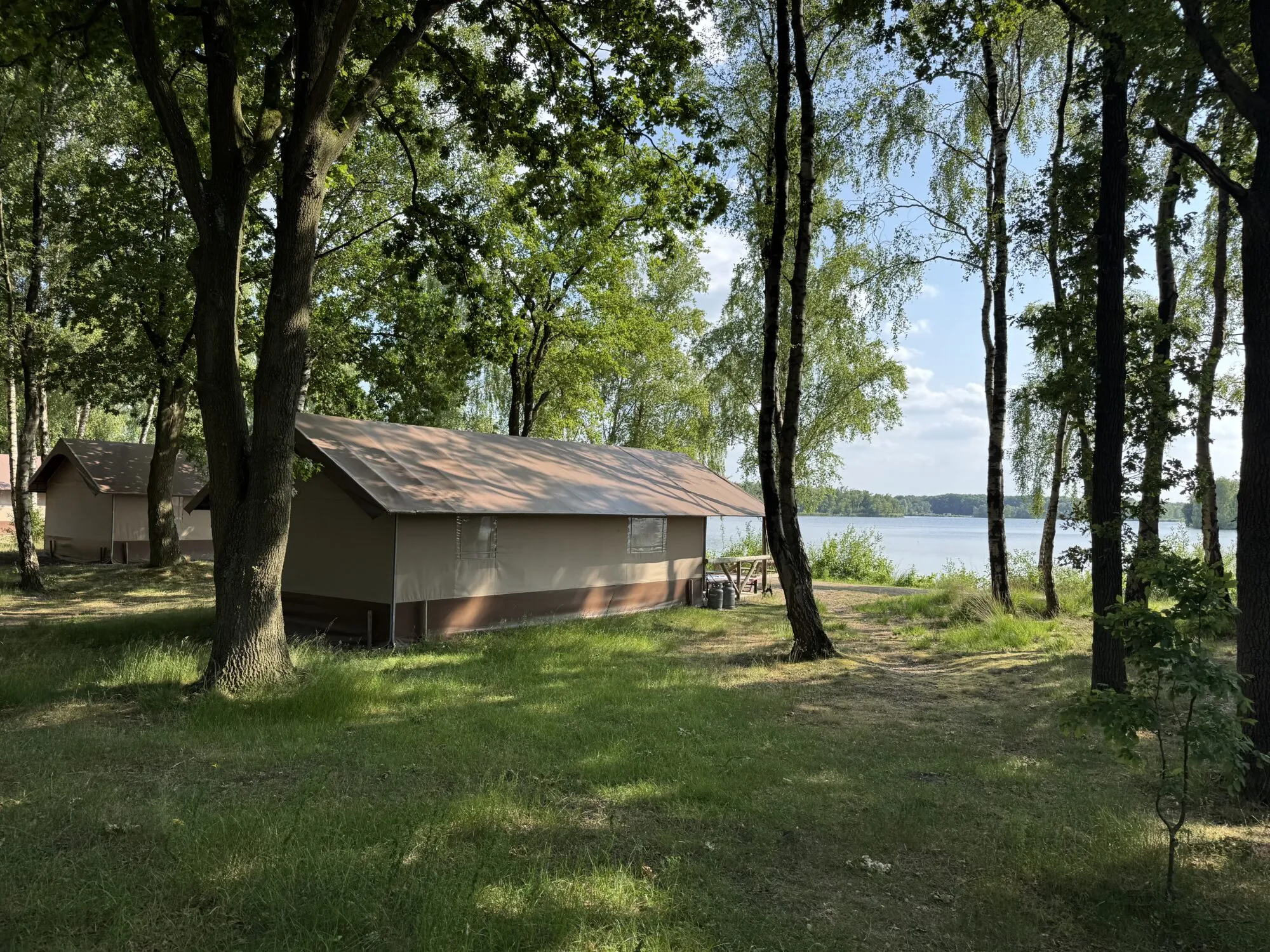 Glamping-Zelt am See im Lake Resort Beekse Bergen