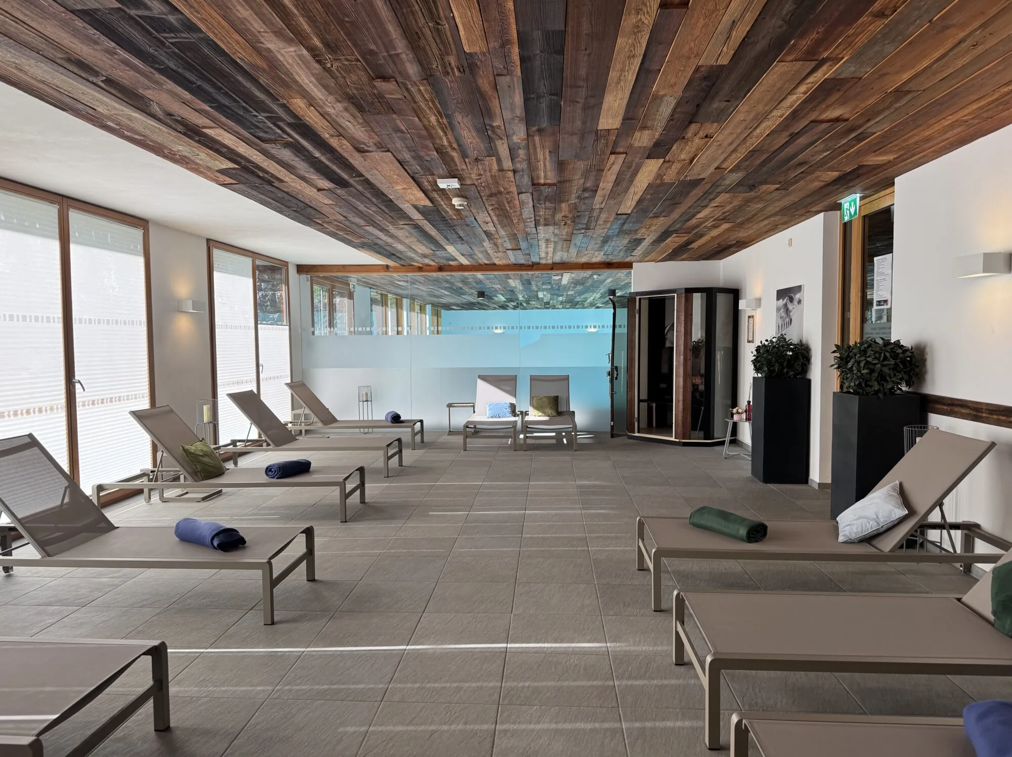 Wellnessbereich und Schwimmbad im Landal Brandnertal