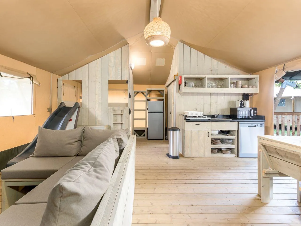 Landal Glamping Neufchâteau in Neufchâteau, Région Wallonne – Bild 12