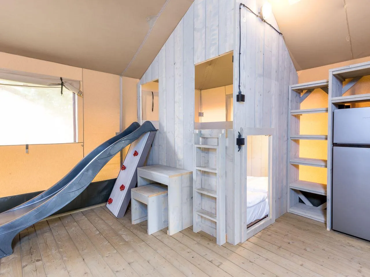 Landal Glamping Neufchâteau in Neufchâteau, Région Wallonne – Bild 14