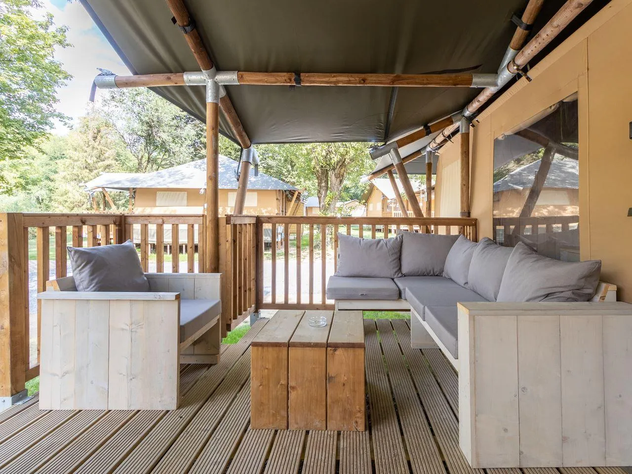 Landal Glamping Neufchâteau in Neufchâteau, Région Wallonne – Bild 5