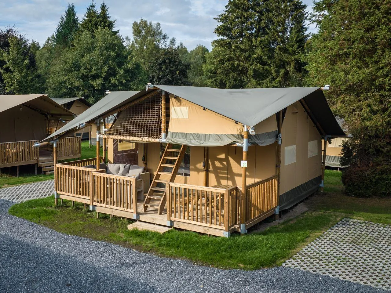 Landal Glamping Neufchâteau in Neufchâteau, Région Wallonne – Bild 7